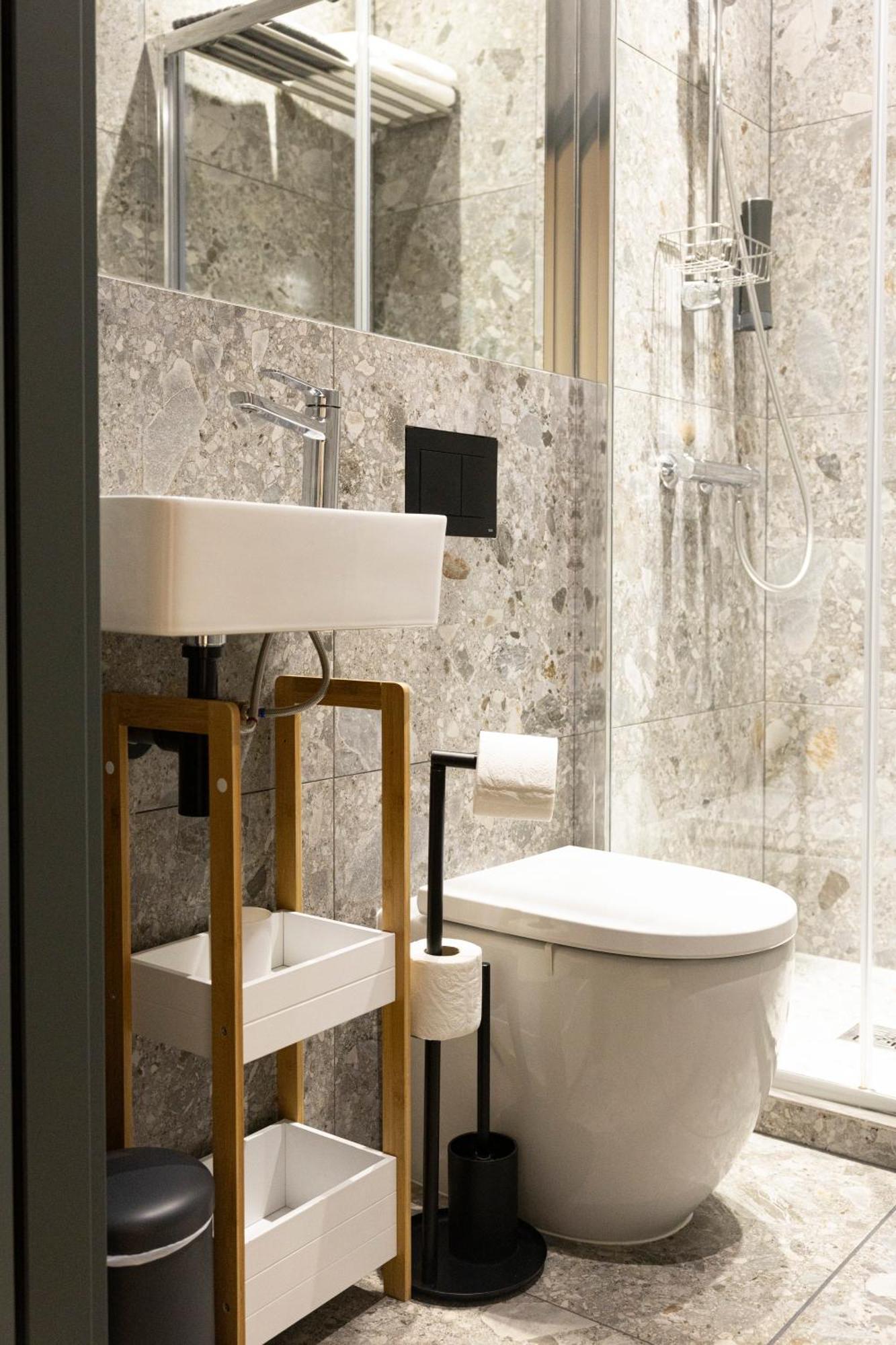 Quadruple Room Private Bathroom